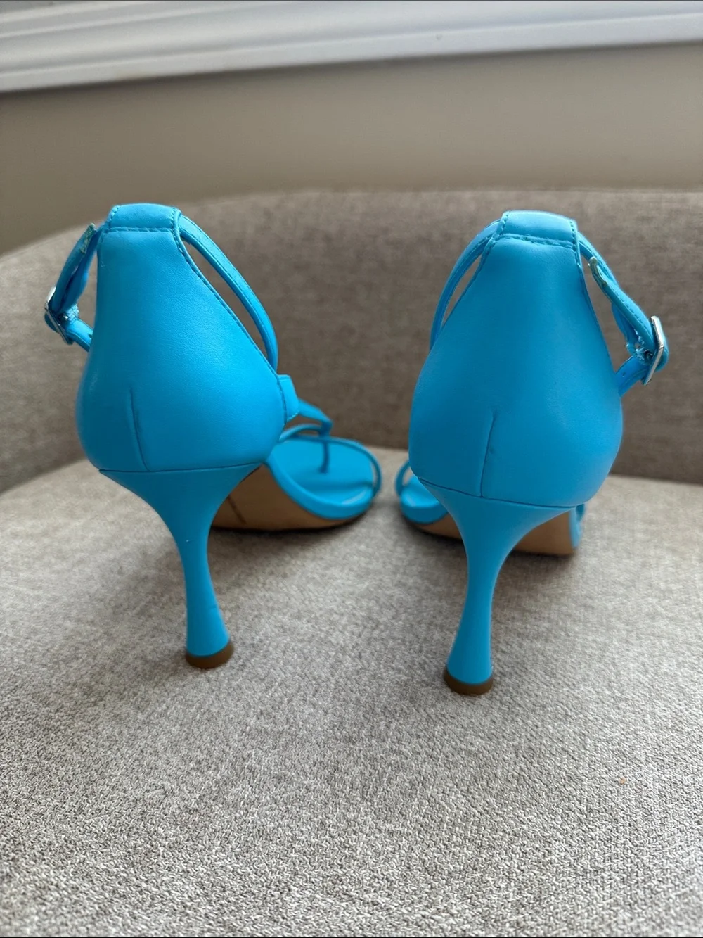 INC International Concepts Bright Turquoise Strappy Heels 7.5